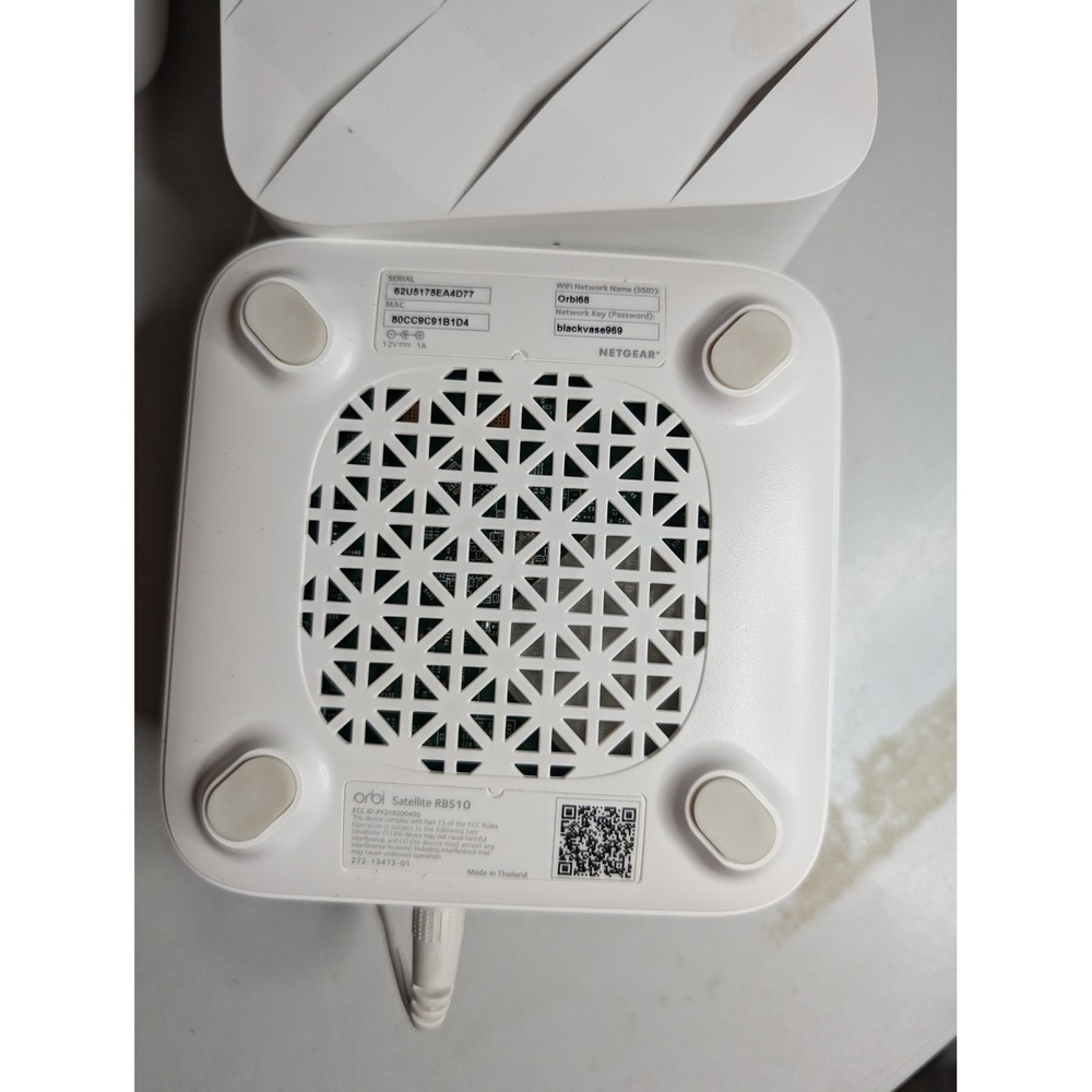 Netgear Orbi Mesh WiFi System RBR10 Router 2 RBS10 Satellites Pack UNTESTED - Picture 4 of 12